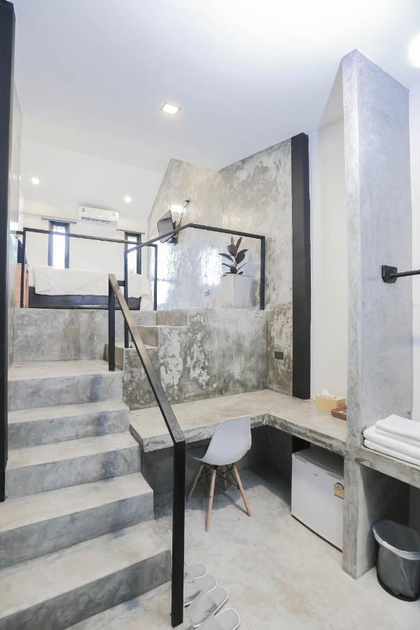 In My Place Cafotel Khlong Thom Exterior photo