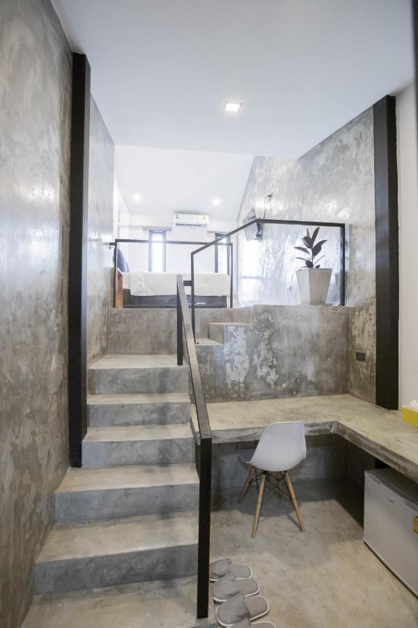 In My Place Cafotel Khlong Thom Exterior photo